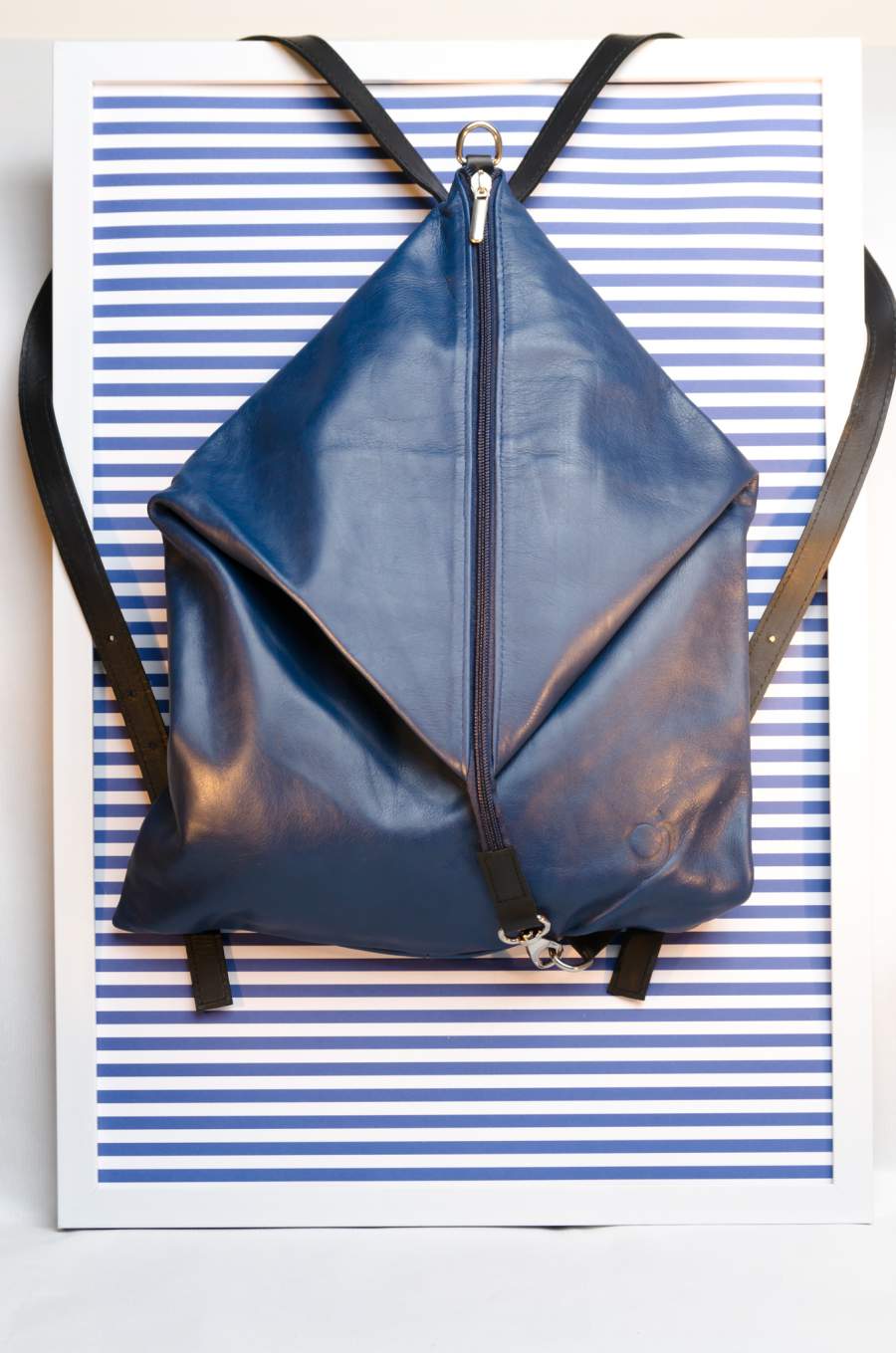 Háromszög variálható hátizsák - kék árnyalatokban