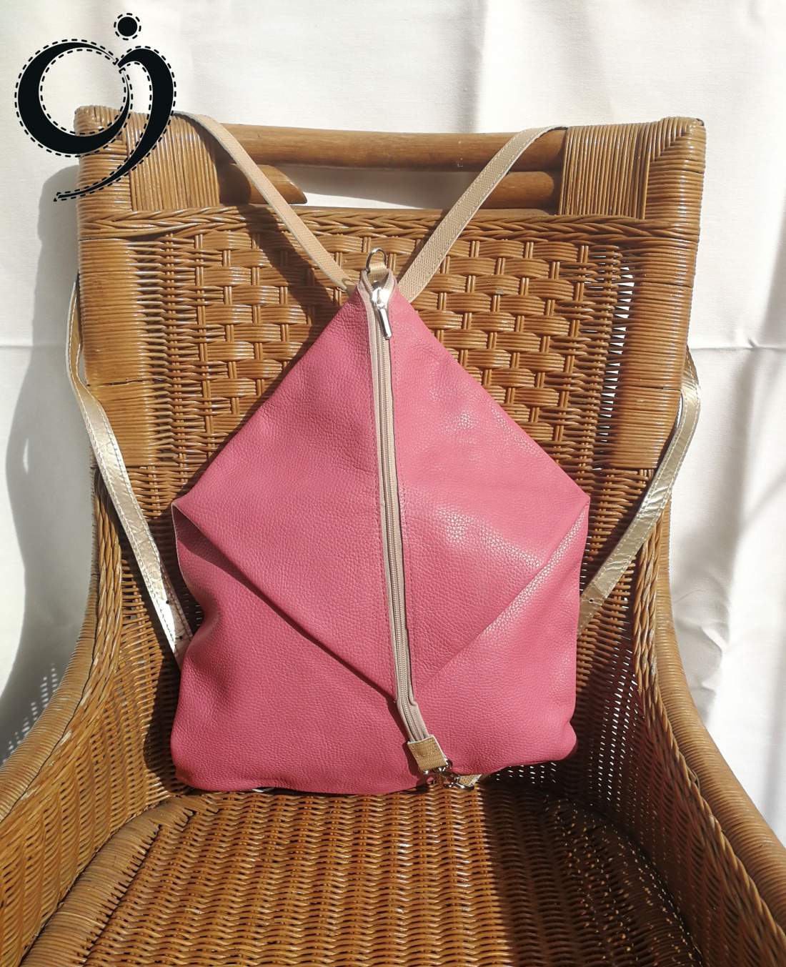 Háromszög variálható hátizsák - rózsaszín árnylatokban